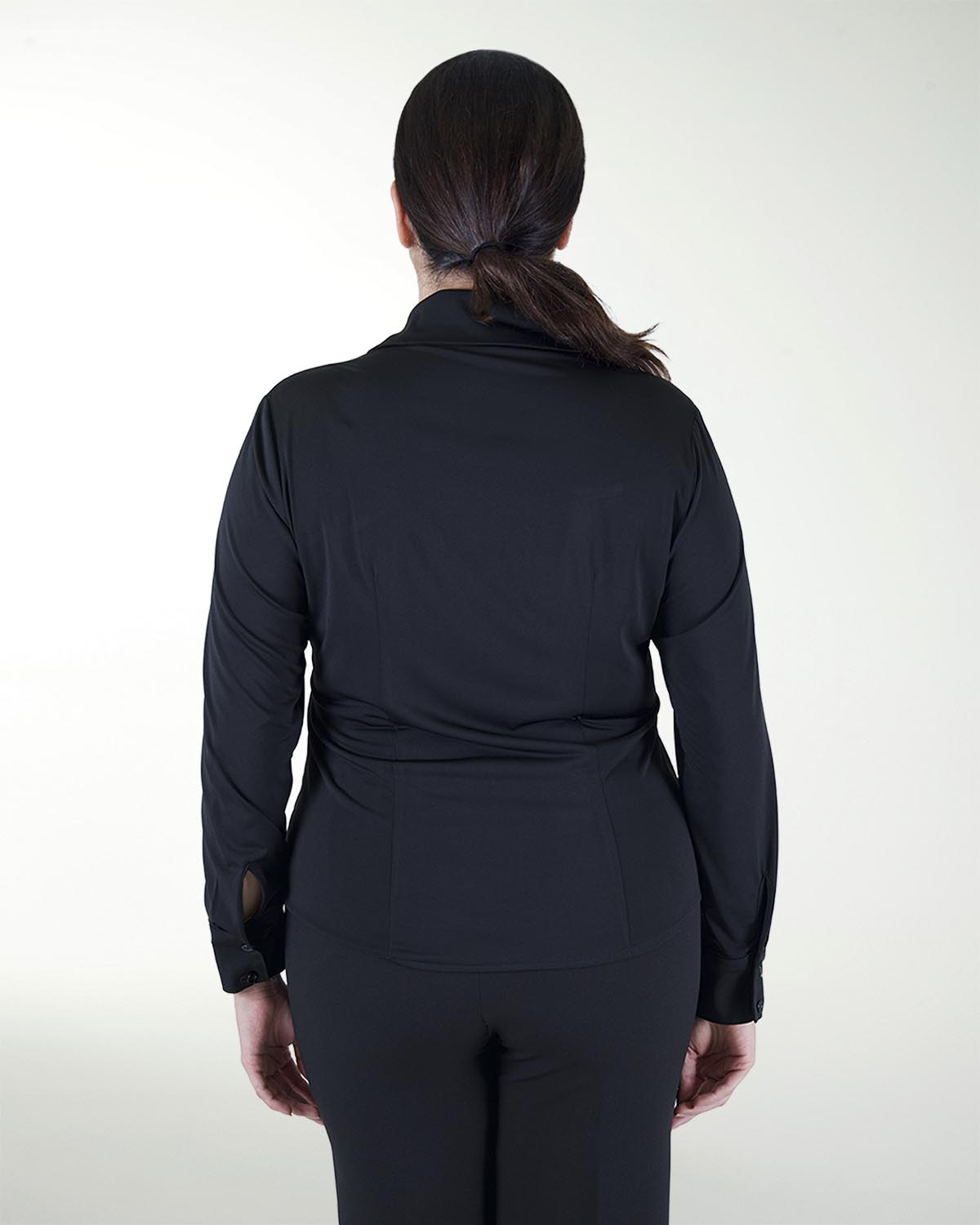 BLUSA CUELLO CAMISERO MANGA LARGA Y BOTONES