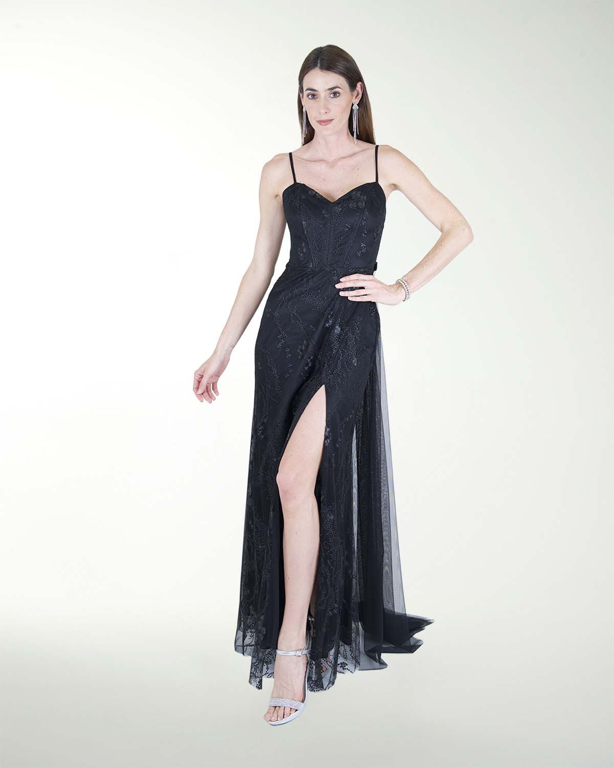 VESTIDO CL CON CAUDA ESCOTE CORAZON