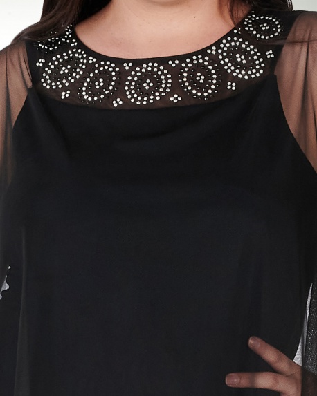 VESTIDO TE LICRA CON ESCOTE TIPO OJAL Y CAPA CON APLICACION