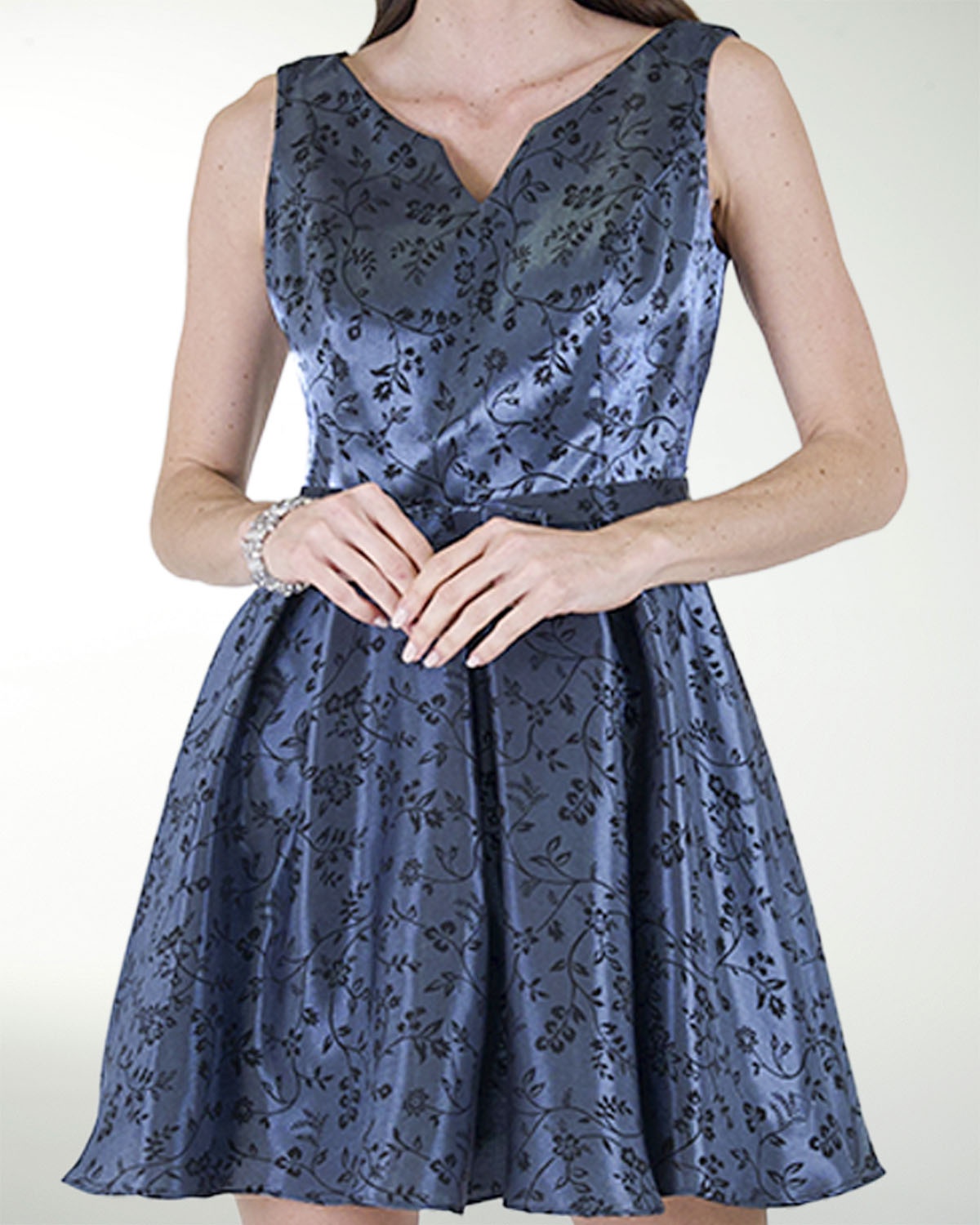 VESTIDO DA ESCOTE EN V CIRCULAR