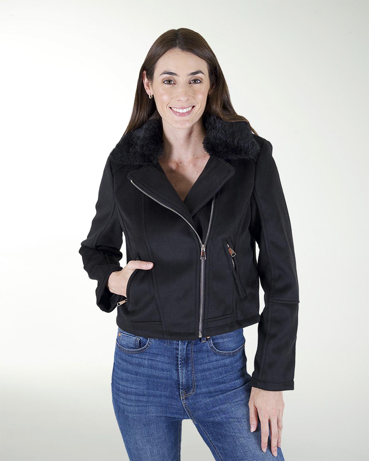 CHAQUETA CORTA CON PELO SINTETICO