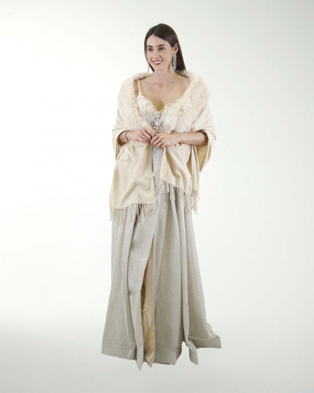 CAPA CHAL CON PELO EN CUELLO