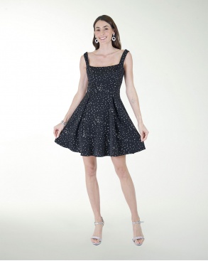 VESTIDO DA  CIRCULAR ESCOTE CUADRADO