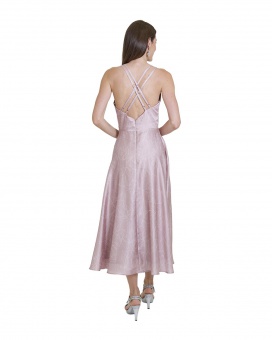 VESTIDO DA ESCOTE EN LA ESPALDA