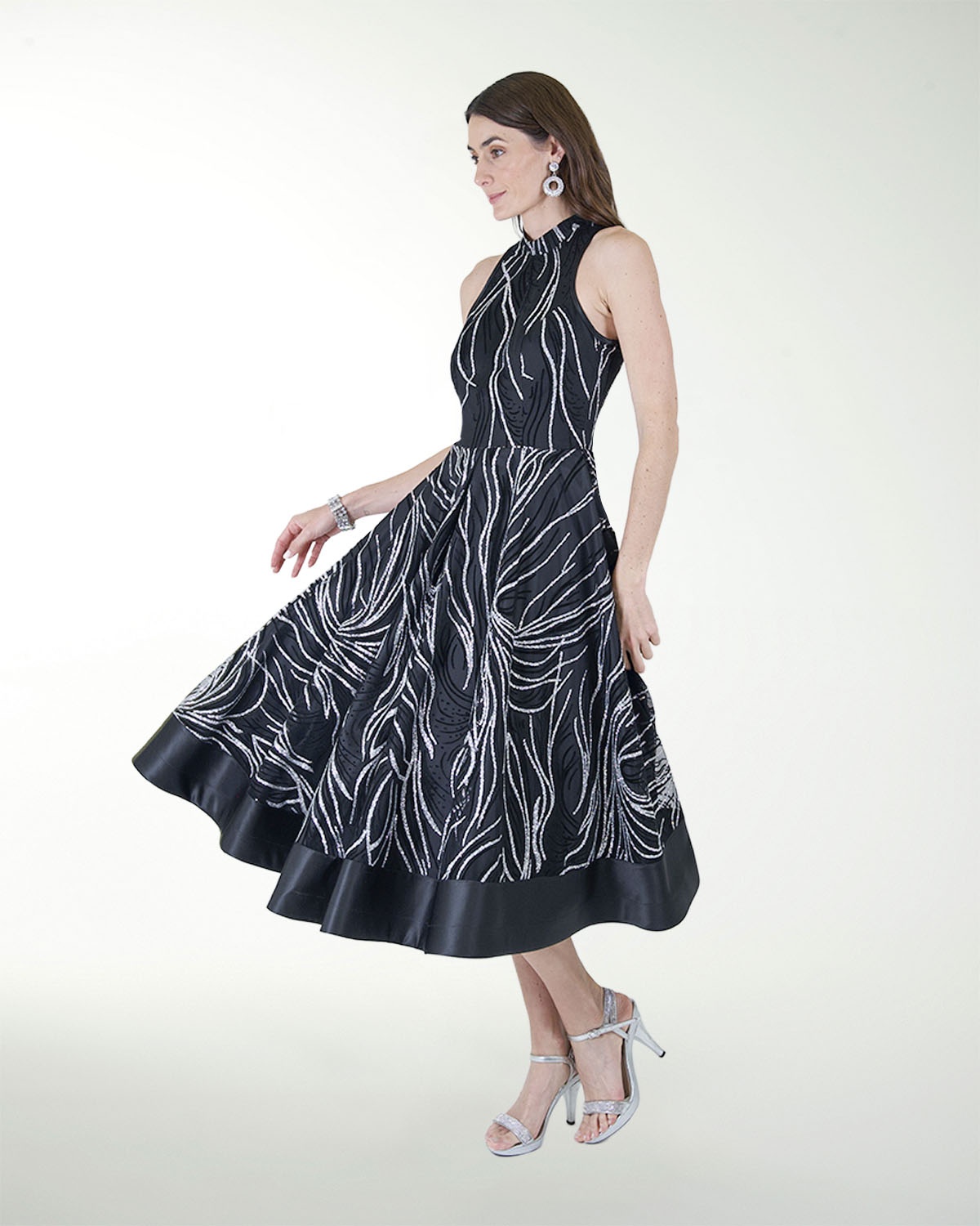 VESTIDO CC CUELLO ALTO LARGO MIDI