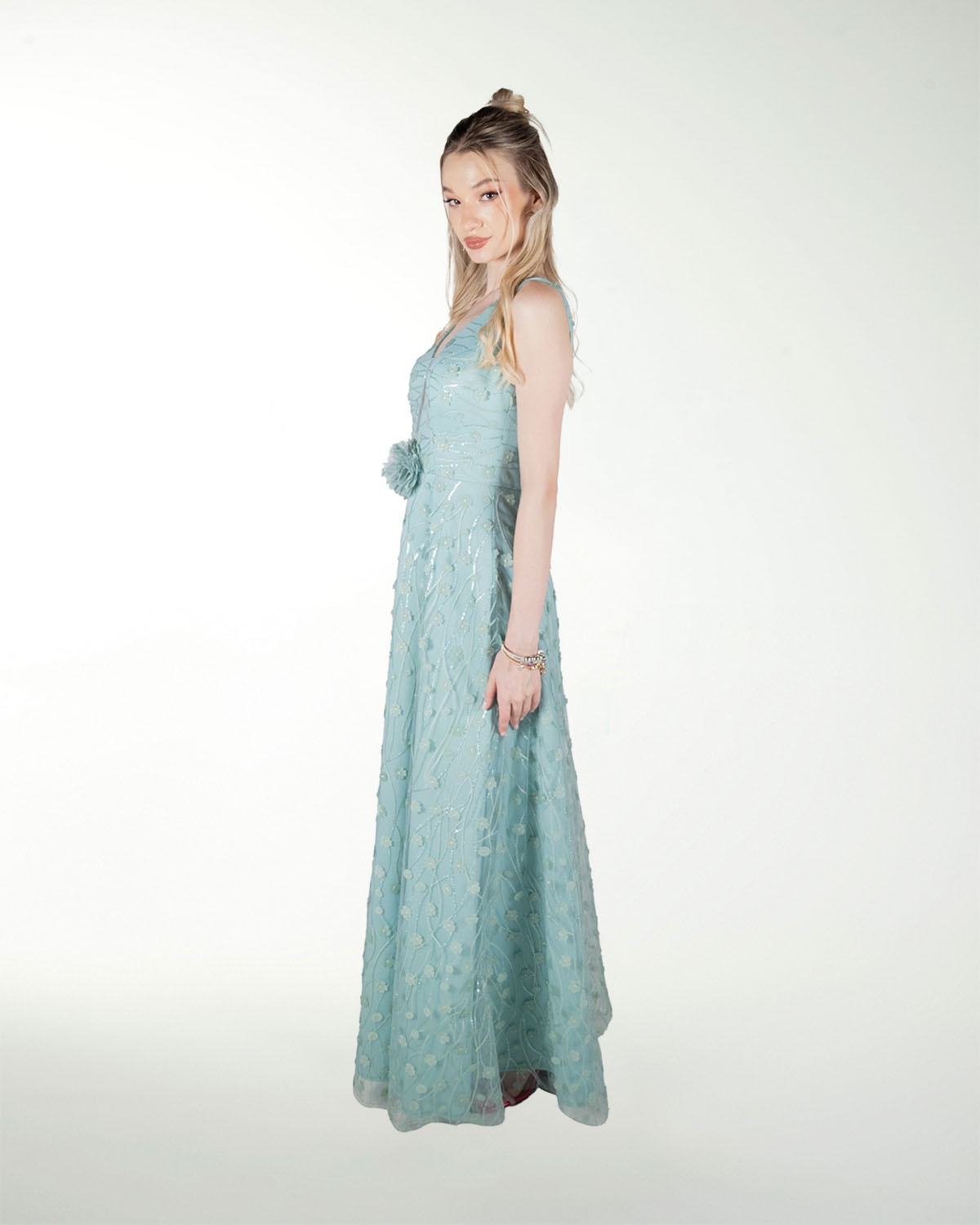 VESTIDO CL ESCOTE EN V EN TELA 3D