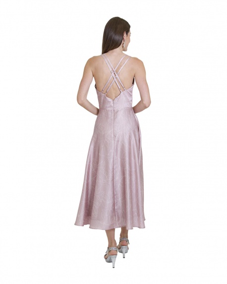 VESTIDO DA ESCOTE EN LA ESPALDA