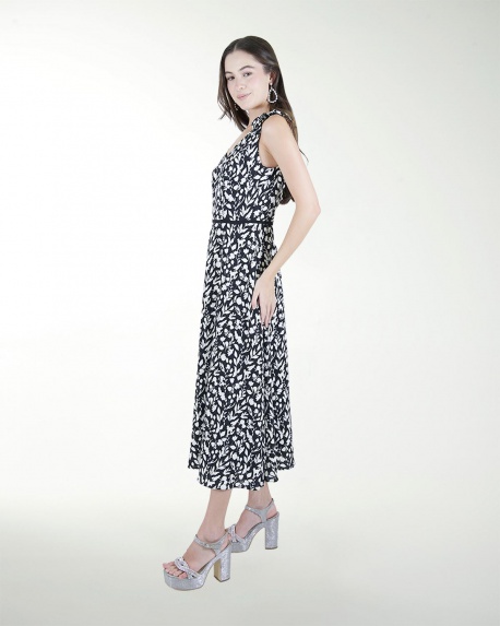 VESTIDO DA  CON MOÃOS EN HOMBROS