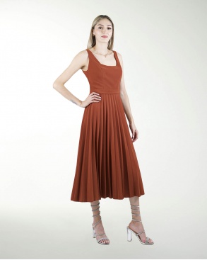 VESTIDO CASUAL FALDA TABLEADA