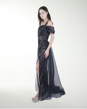 VESTIDO CL DE UN HOMBRO CON CAUDA