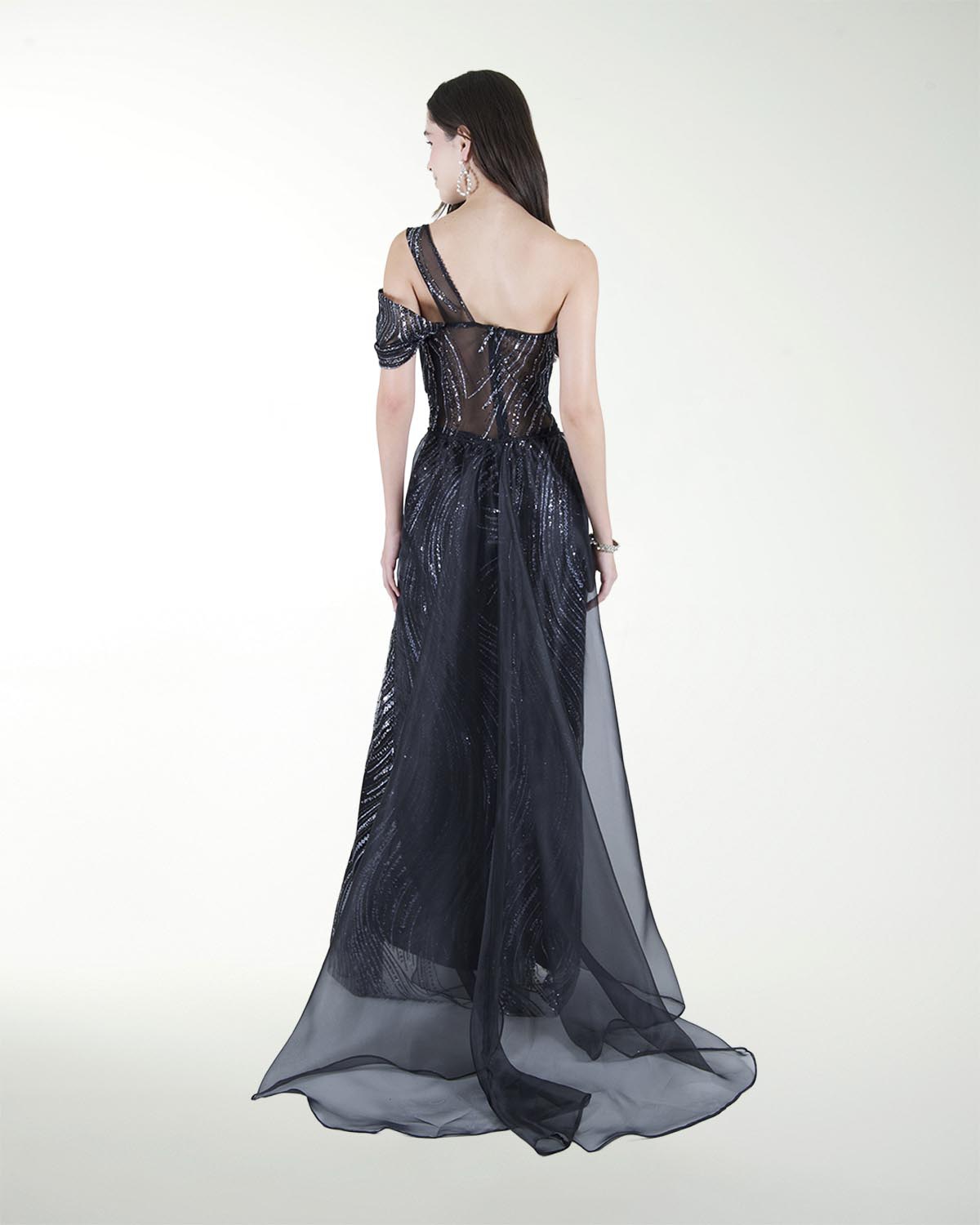 VESTIDO CL DE UN HOMBRO CON CAUDA