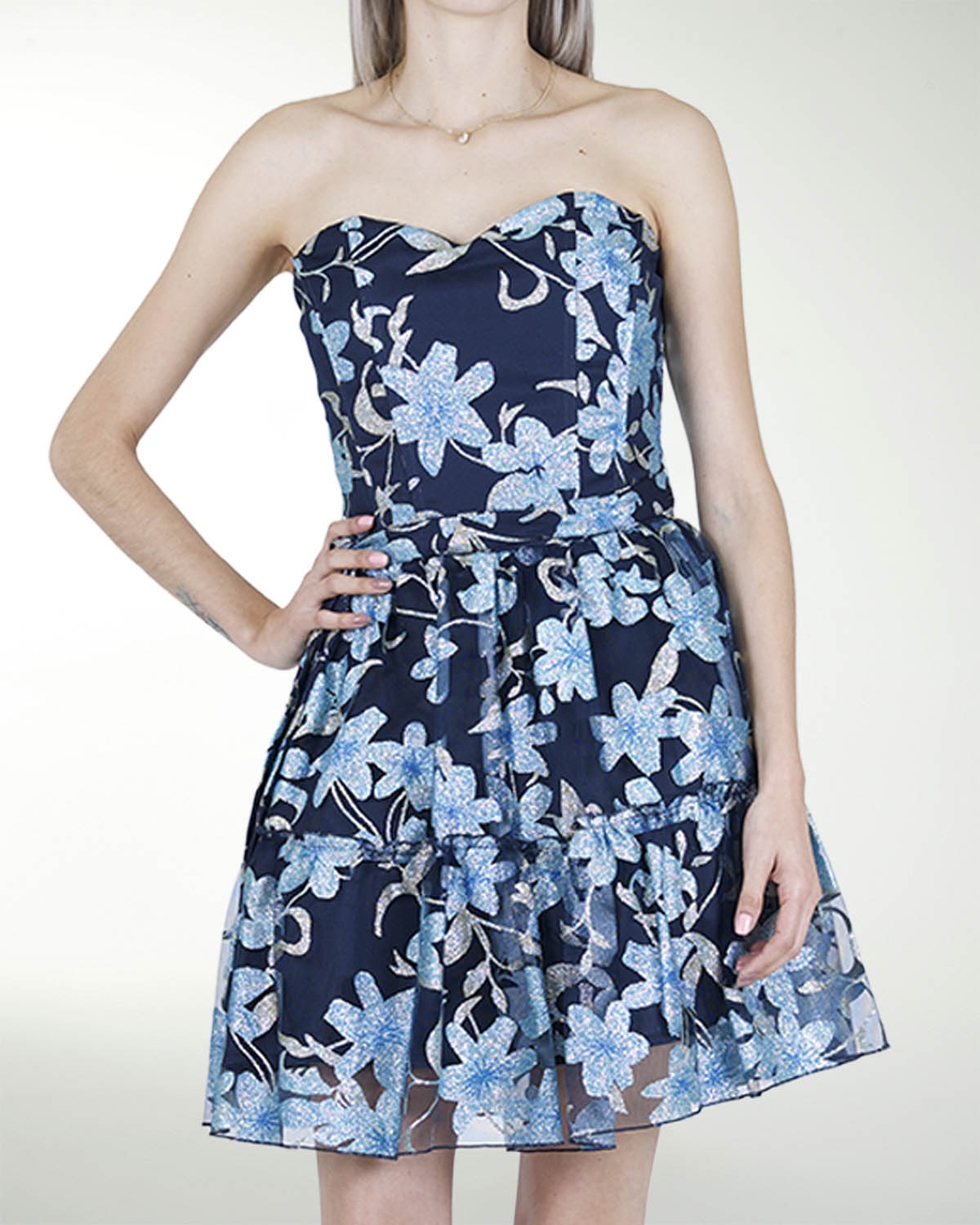 VESTIDO CC STRAPLESS CON BRILLO