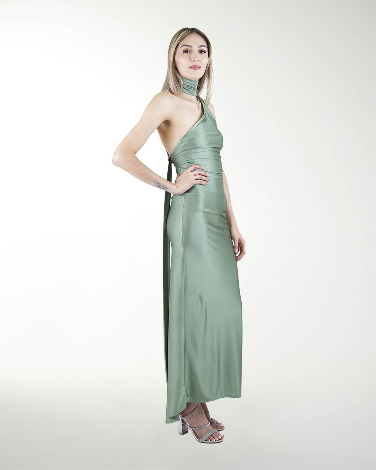 VESTIDO CL HALTER CON DRAPEADO