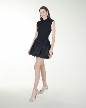 VESTIDO CASUAL TIPO GLOBO CUELLO ALTO