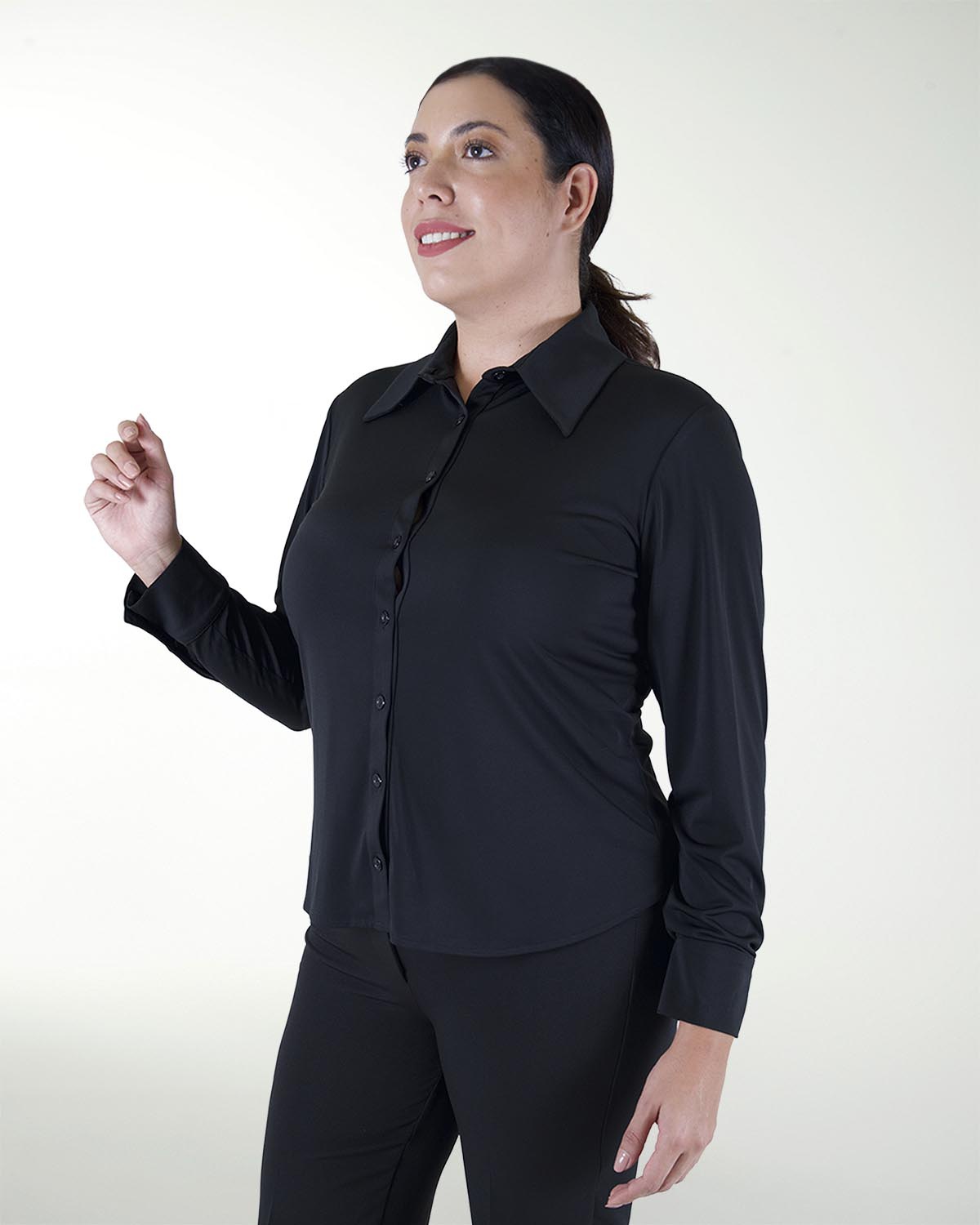 BLUSA CUELLO CAMISERO MANGA LARGA Y BOTONES