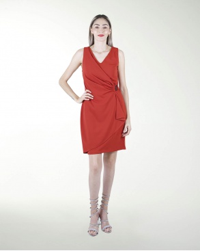 VESTIDO CASUAL RECTO ESCOTE EN V