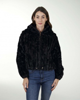 CHAQUETA CON GORRO
