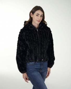 CHAQUETA CON GORRO