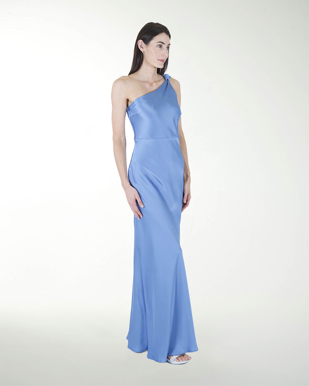 VESTIDO CL DE UN HOMBRO EN SATIN