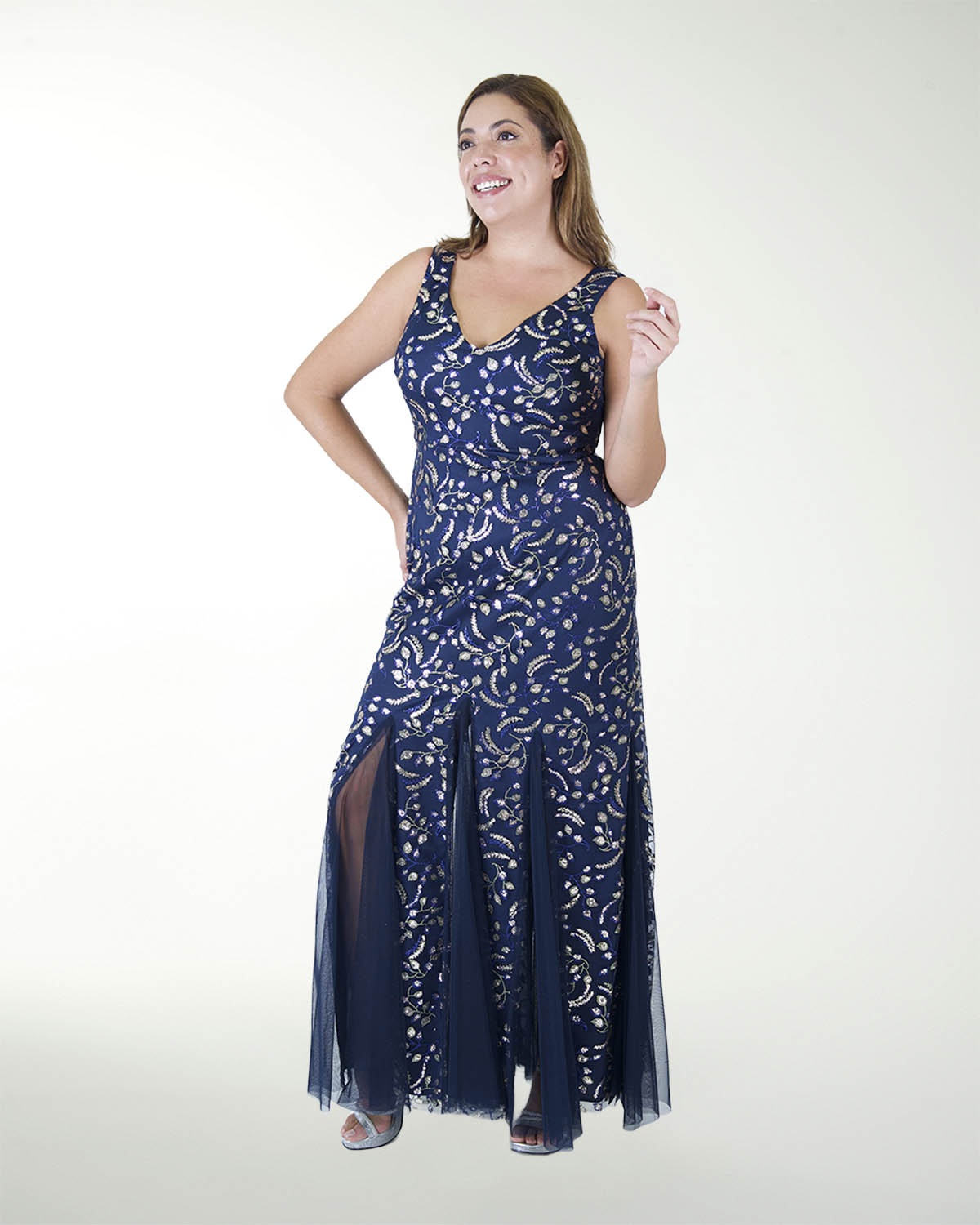 VESTIDO TE ESCOTE EN V CON GODETS
