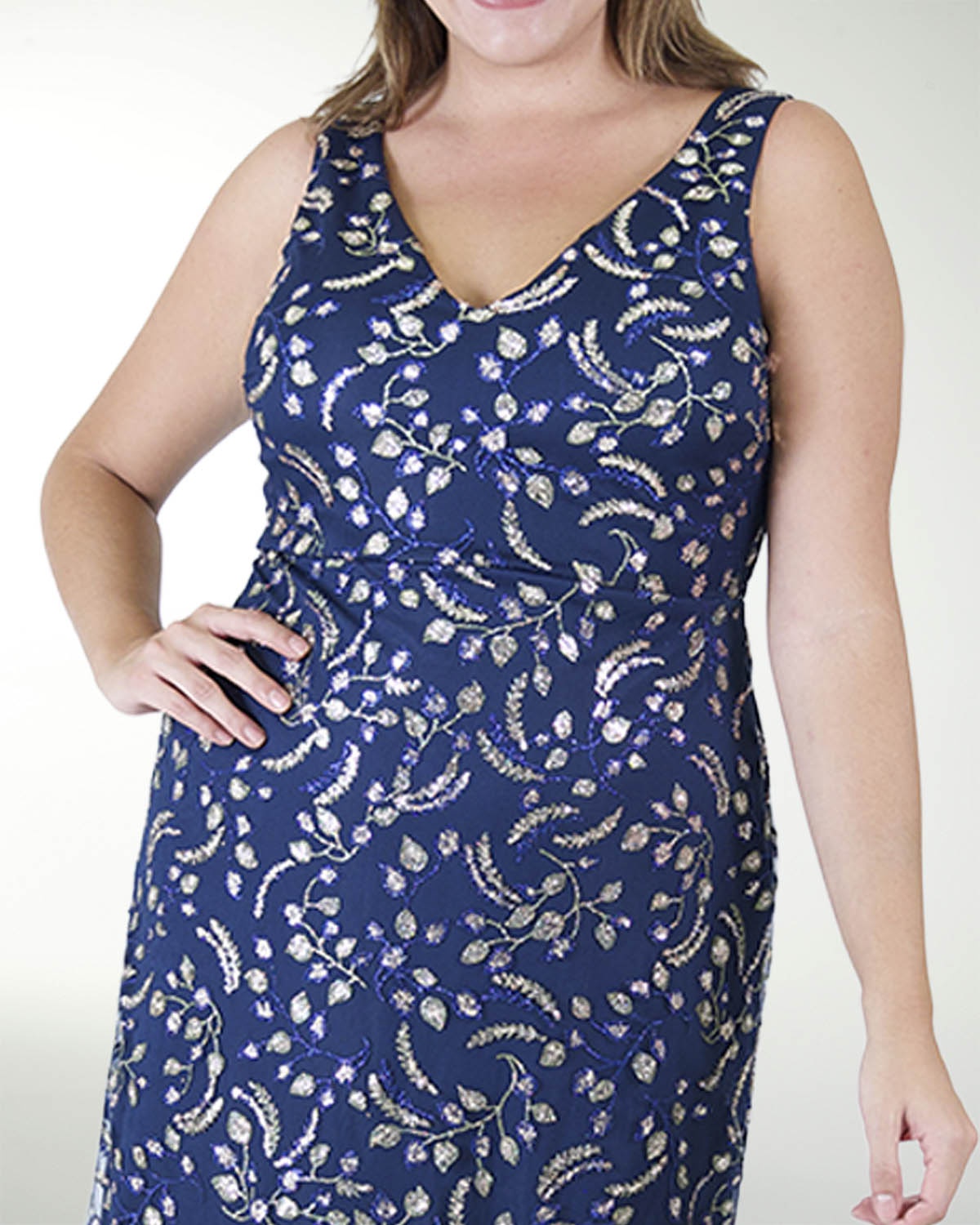 VESTIDO TE ESCOTE EN V CON GODETS
