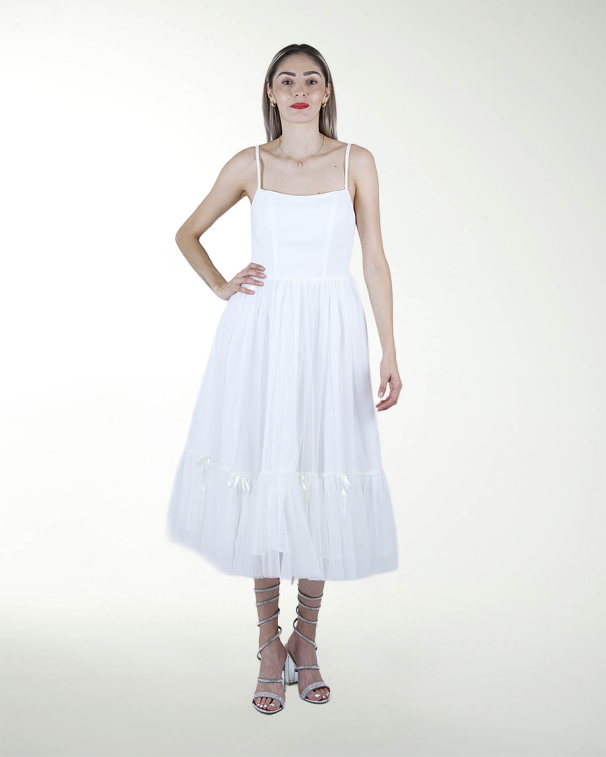 VESTIDO CC BLA CON MONOS EN FALDA