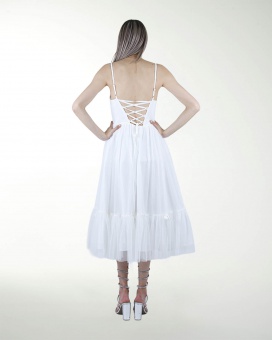VESTIDO CC BLA CON MONOS EN FALDA