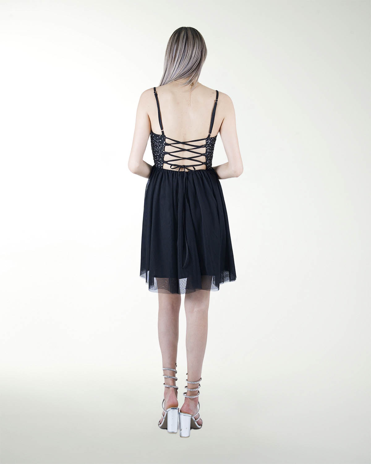 VESTIDO CC CON TELA BORDADA EN TALLE