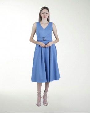 VESTIDO CASUAL CON TABLONES ESCOTE EN V