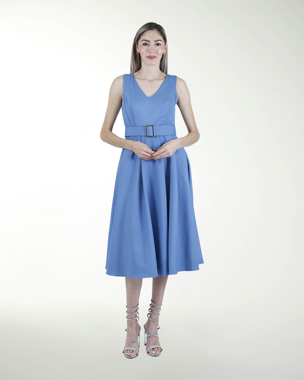 VESTIDO DA CON TABLONES ESCOTE EN V
