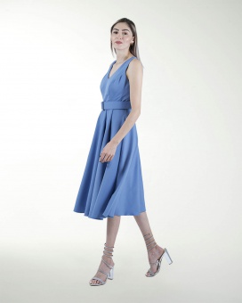 VESTIDO DA CON TABLONES ESCOTE EN V