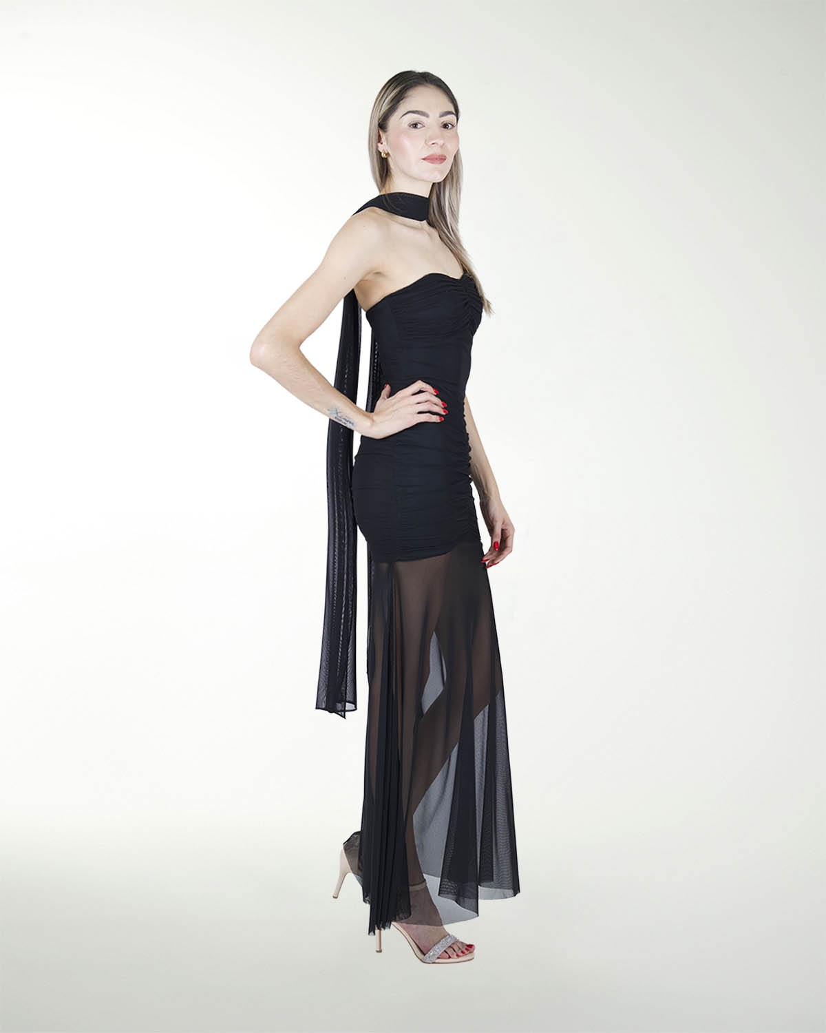 VESTIDO CL CON TRANSPARENCIA EN FALDA