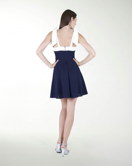 VESTIDO DA  CIRCULAR ESCOTE CUADRADO  CON MOÃOS