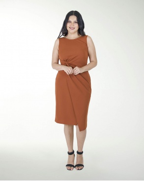 VESTIDO TE CON CRUCE EN LA FALDA