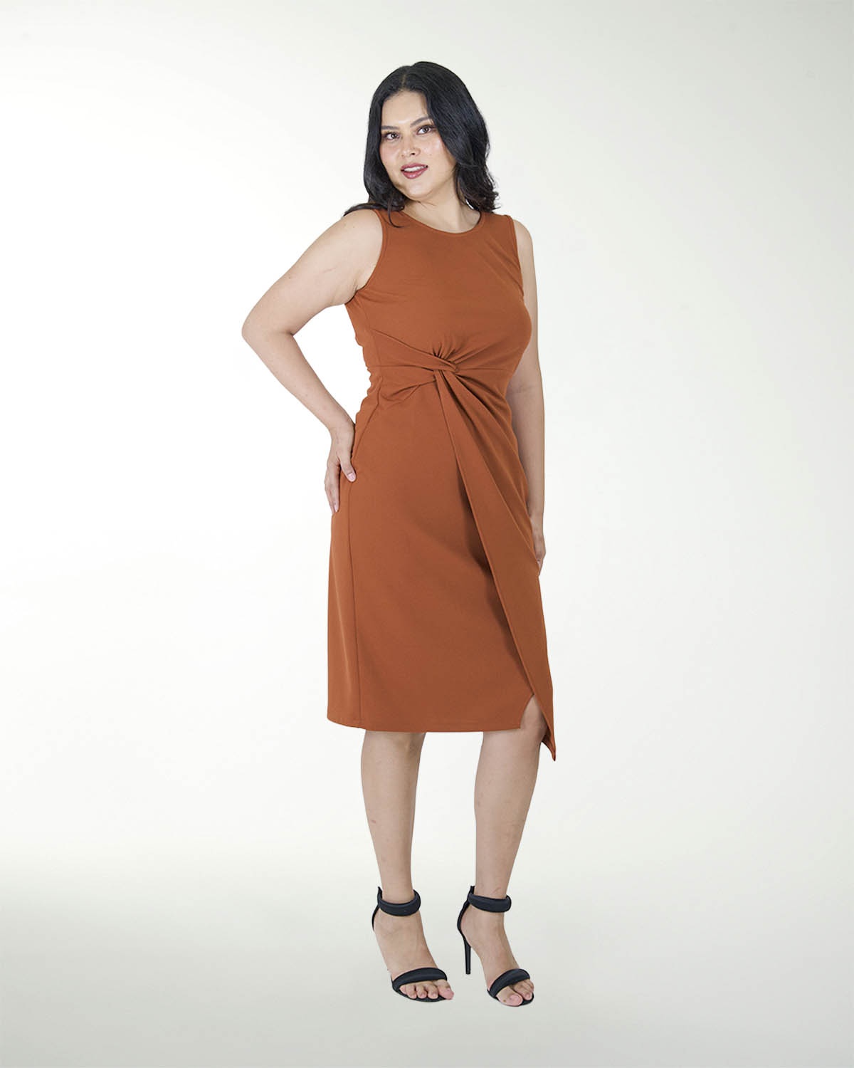 VESTIDO TV CON  CRUCE EN LA  FALDA