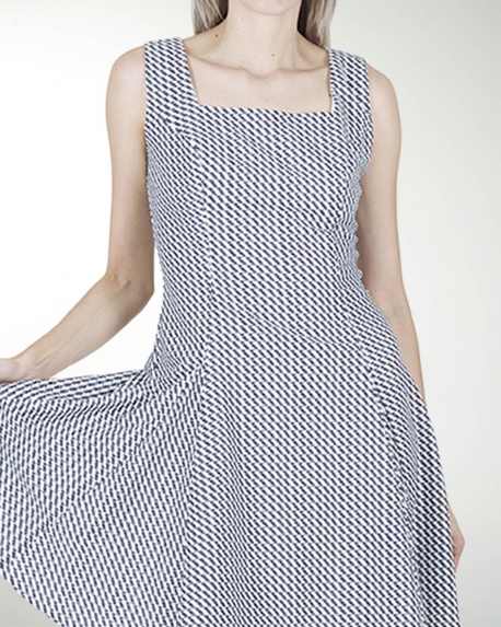 VESTIDO DA ESCOTE CUADRADO FALDA AMPLIA