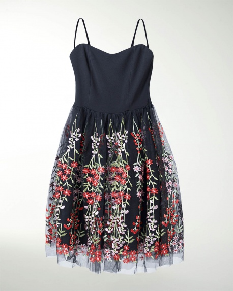 VESTIDO NI FALDA BORDADA
