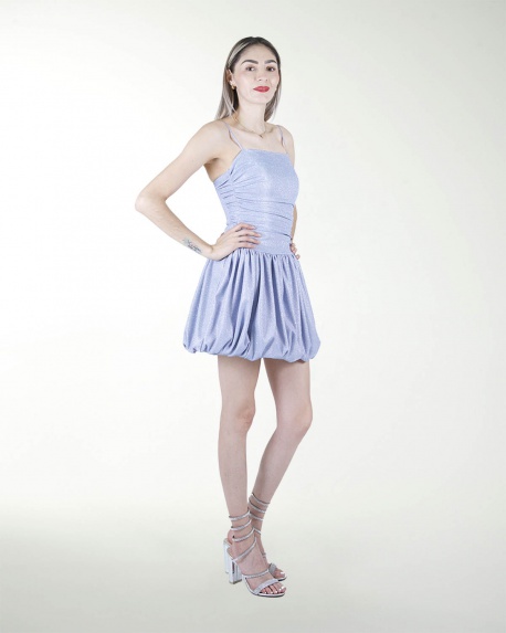 VESTIDO AN STRAPLESS PLISADO EN LA FALDA