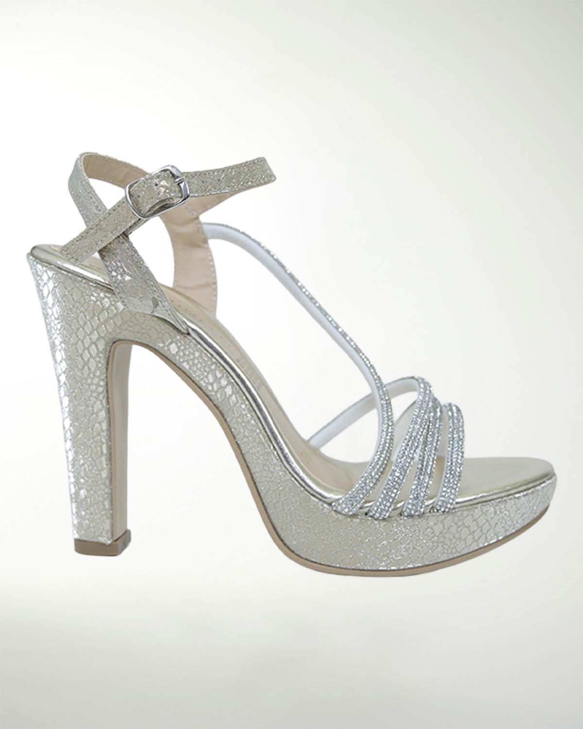ZAPATO DE FIESTA CON DESTELLOS DE BRILLO