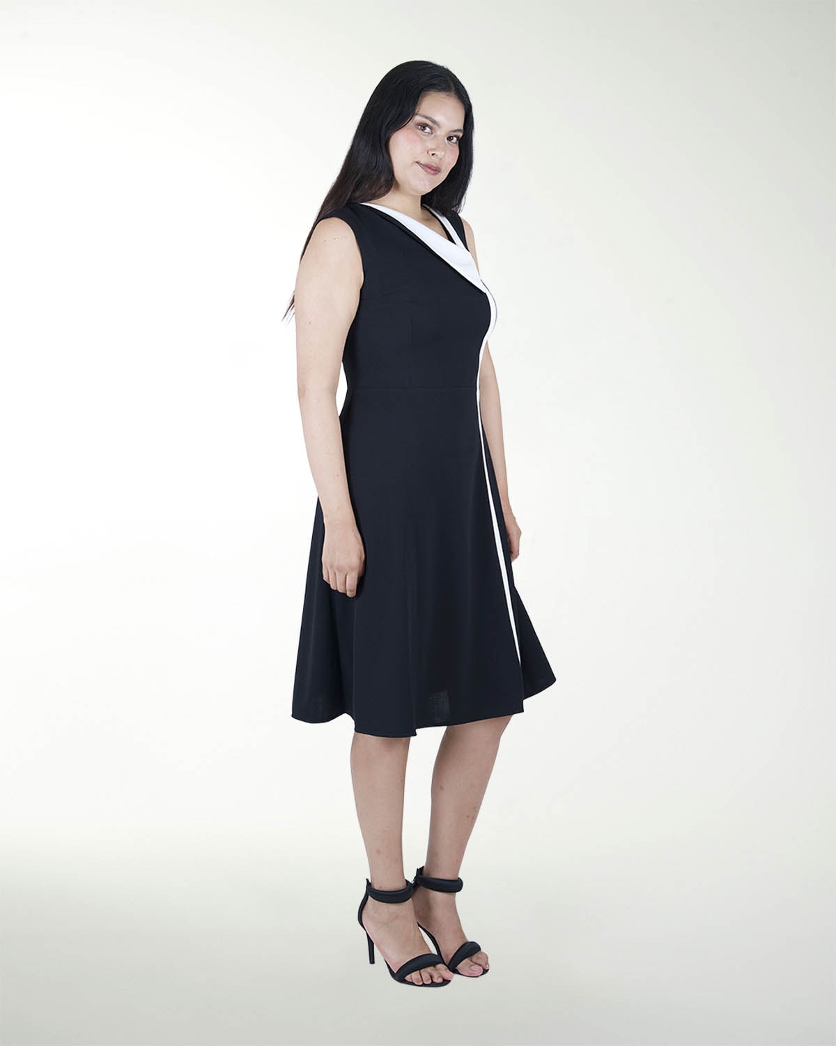VESTIDO TV ESCOTE DIAGONAL CON VIVOS