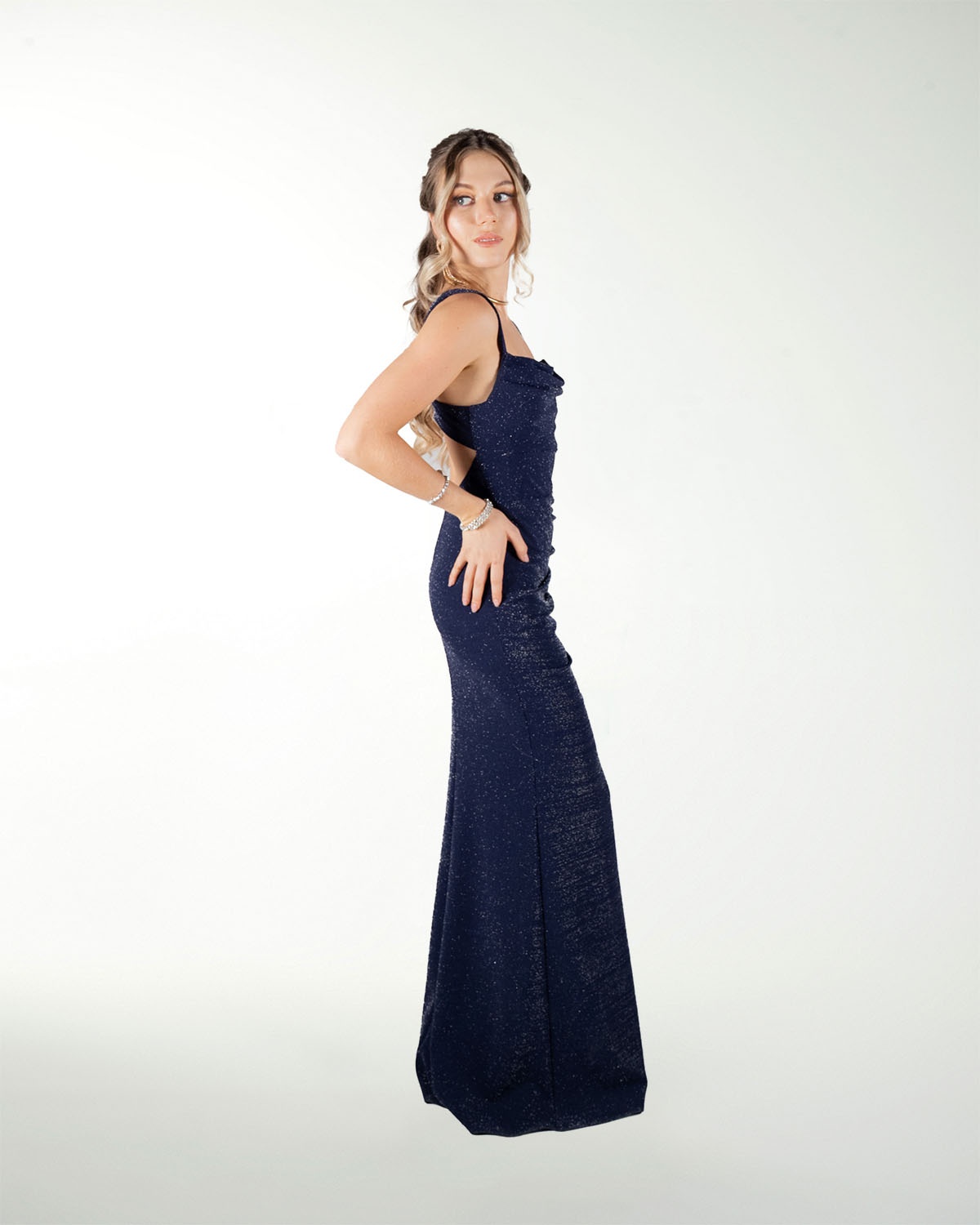 VESTIDO CL ENTALLADO CON ABERTURA