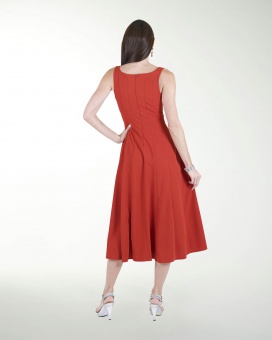 VESTIDO  CON CORTES ESCOTE  EN V