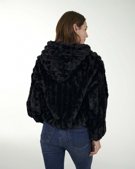 CHAQUETA CON GORRO