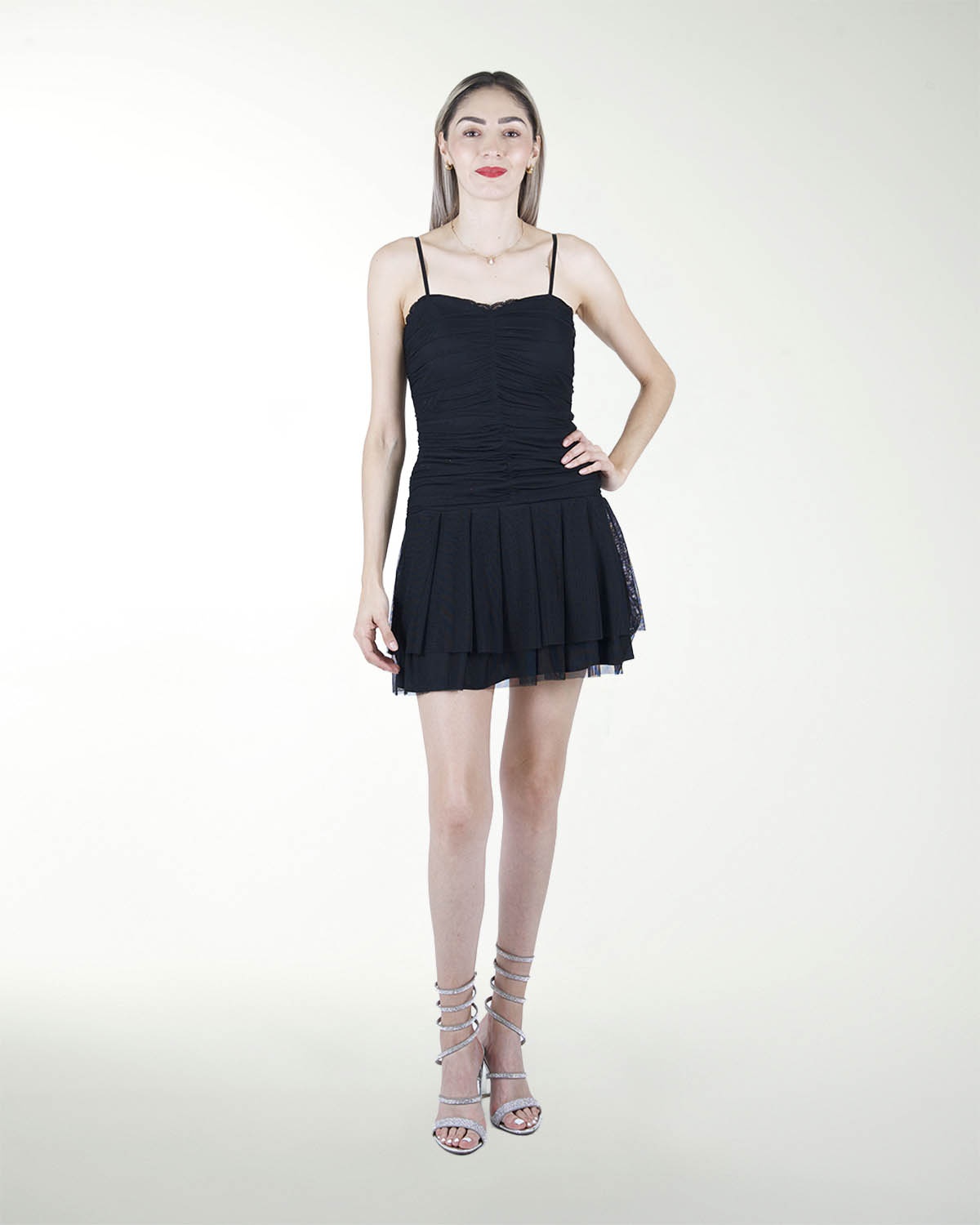 VESTIDO AN STRAPLESS CON OLAN