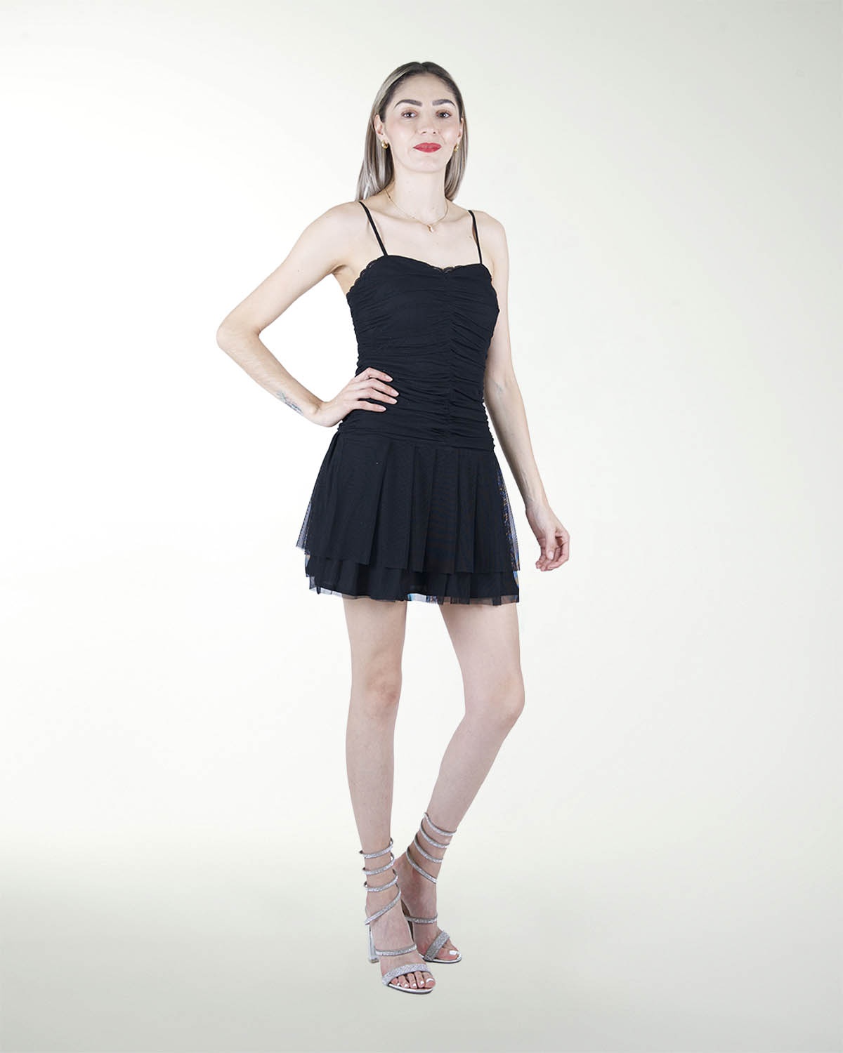 VESTIDO AN STRAPLESS CON OLAN