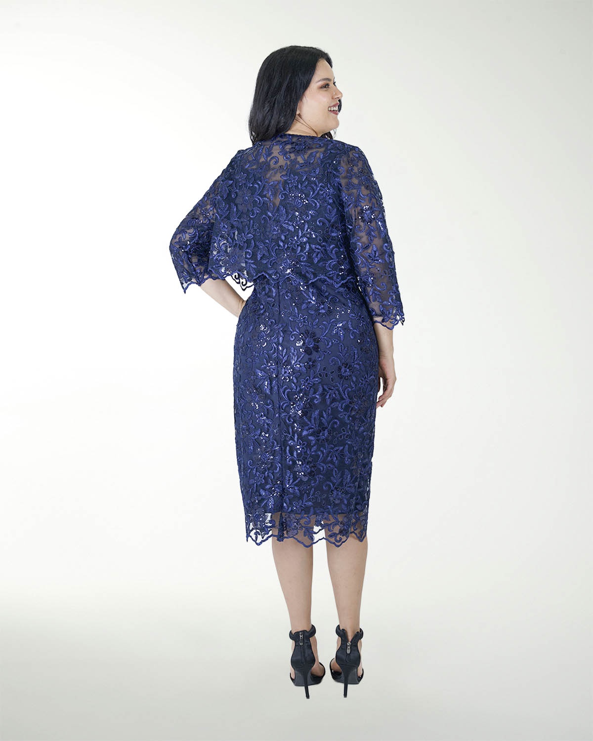 VESTIDO TE ENTALLADO CON SACO CORTO