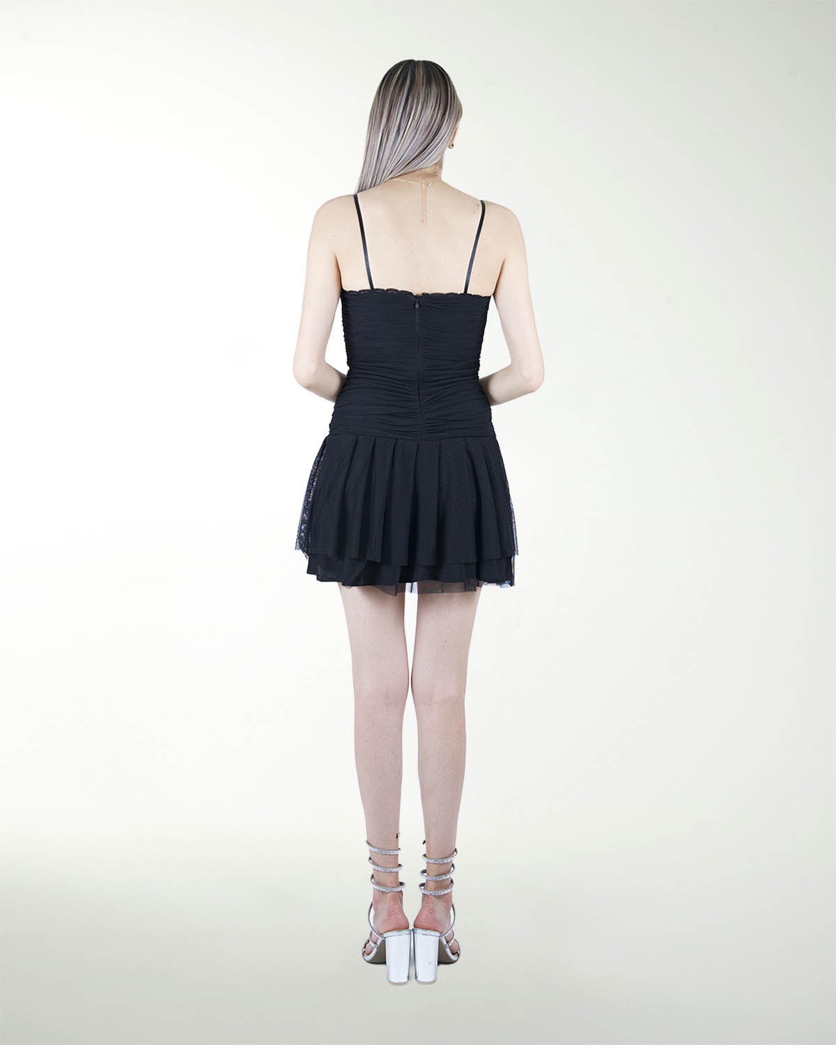 VESTIDO AN STRAPLESS CON OLAN