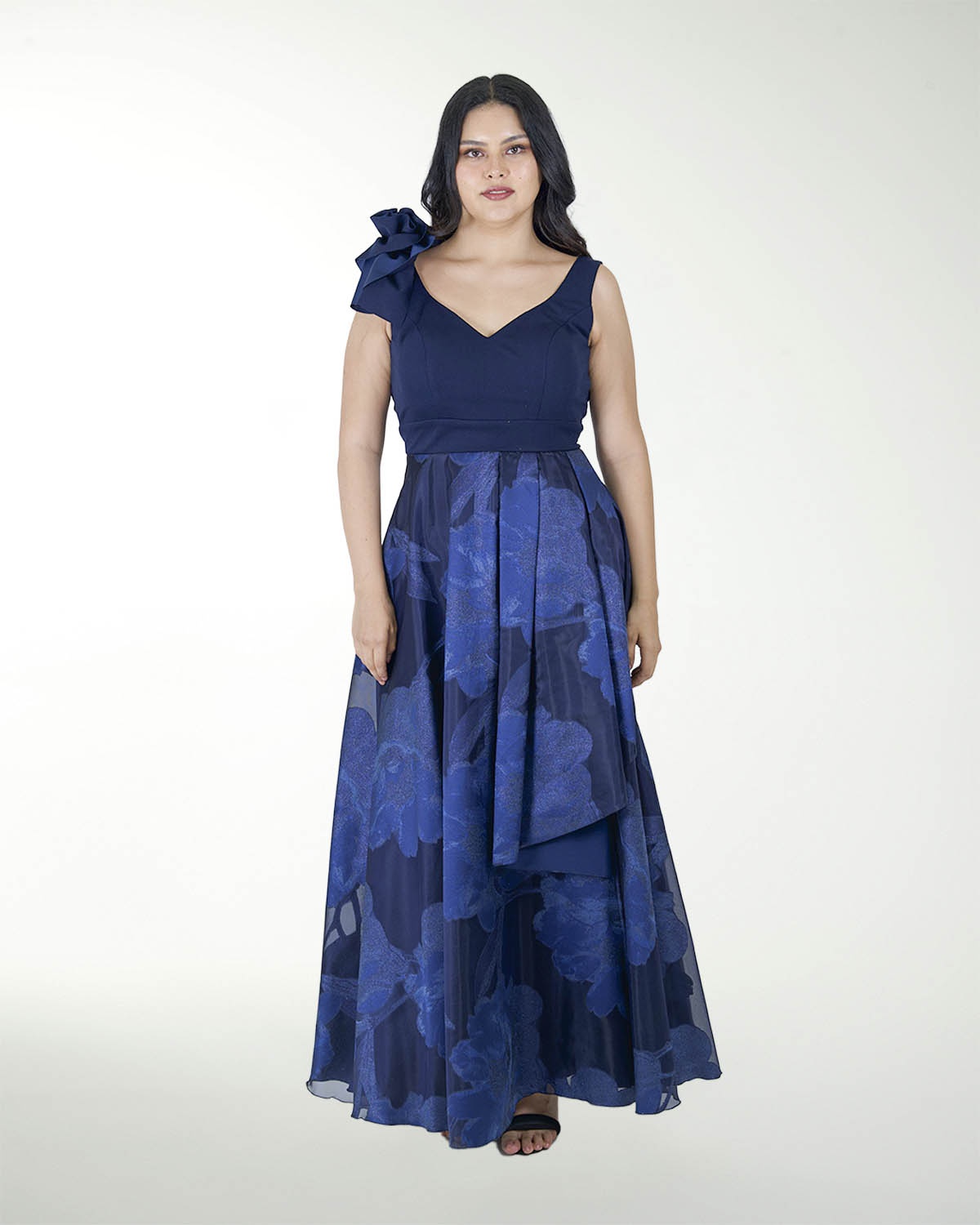 VESTIDO ESTAMPADO Y MONO