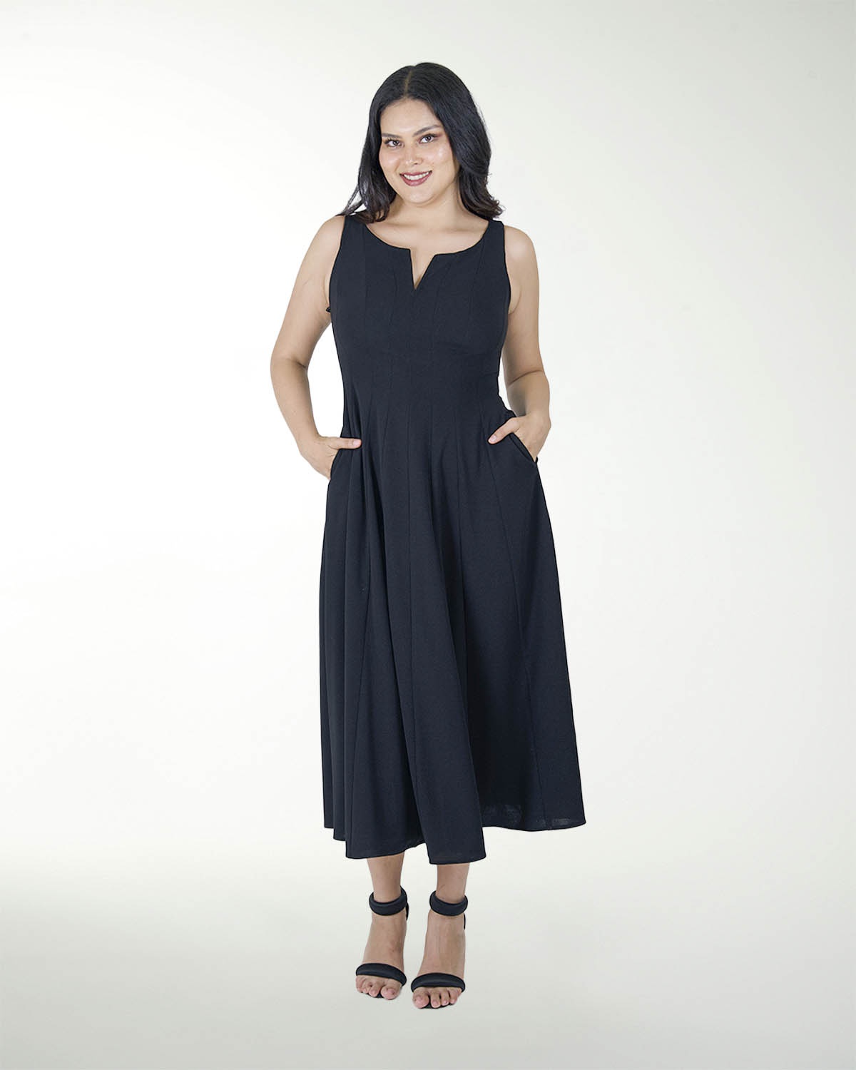 VESTIDO TV CON CORTES
